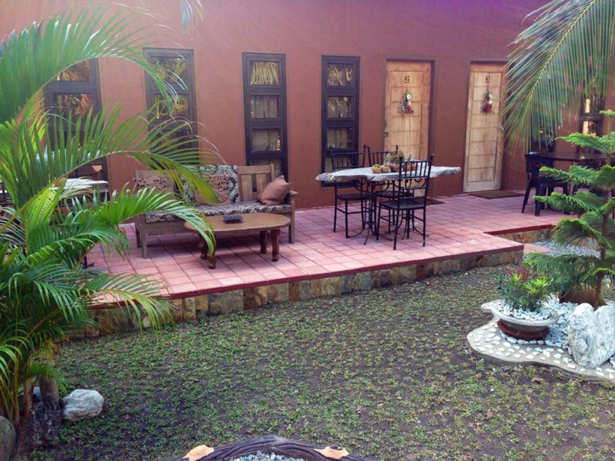 Santa Juliana Bognot Lodge : Alvin Bognot Mt Pinatubo Guesthouse And Tours الغرفة الصورة