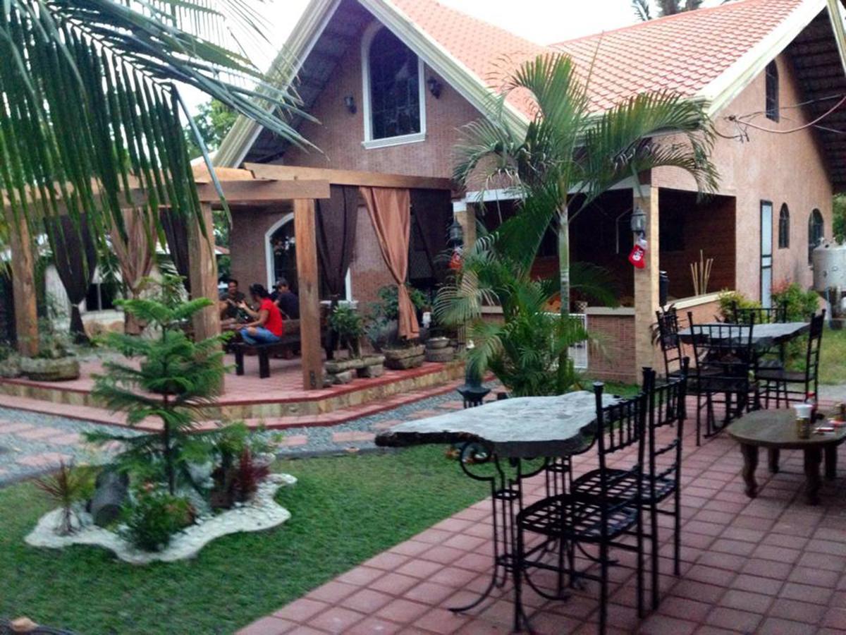 Santa Juliana Bognot Lodge : Alvin Bognot Mt Pinatubo Guesthouse And Tours الغرفة الصورة